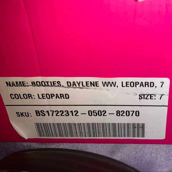 Brand new size 7 booties - Picture 7 of 7